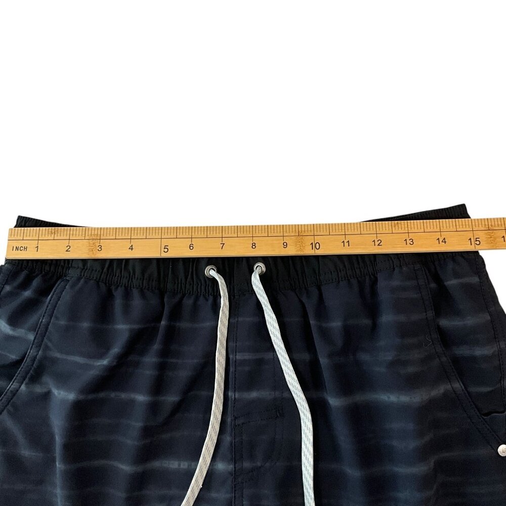 Vuori Kore Shorts Mens Waist 30 / Small Black Gray Striped Lined Drawstring - Picture 4 of 8